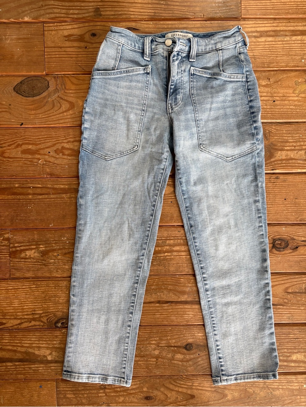 Liverpool Women’s 2/26 Light Wash Patch Pocket Straight Jeans NWOT